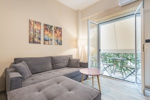 Smart TV - Modern Apartment Downtown Athens (Athina)