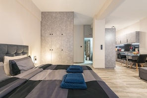 1 bedroom, iron/ironing board, free WiFi, bed sheets - Modern Apartment Downtown Athens (Athina)