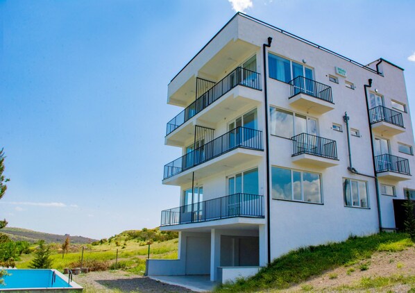 Exterior - Your place of unloading (T'bilisi)