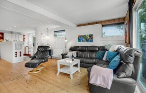 Televisión y chimenea 