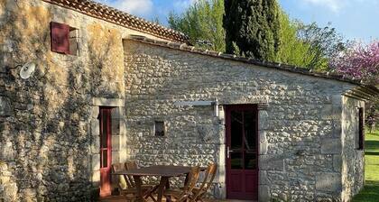 Bordeaux: Charming house in a green setting