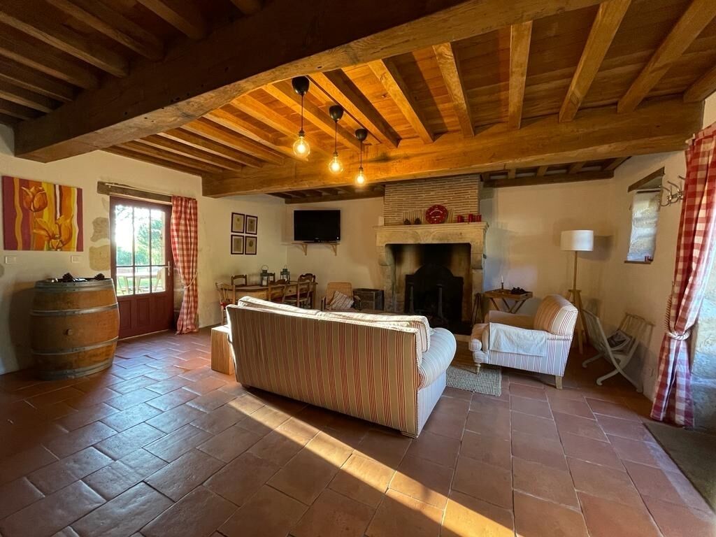 Télévision, cheminée