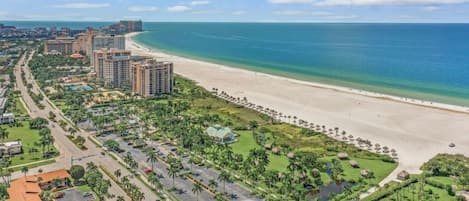 Beach nearby, sun-loungers, beach towels