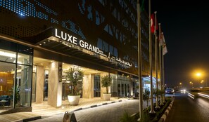 Front of property - Luxe Grand Hotel Apartments (Sharjah)
