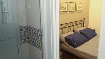 2 Schlafzimmer, Schreibtisch, Bügeleisen/Bügelbrett, kostenloses WLAN