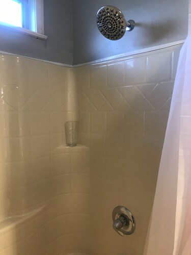 Pet Friendly 1 Bedroom Apartment; Quiet & Secluded - 1/2 hour from town