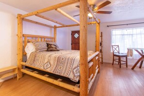 1 bedroom, WiFi - Sandstone Room (Colorado Springs)