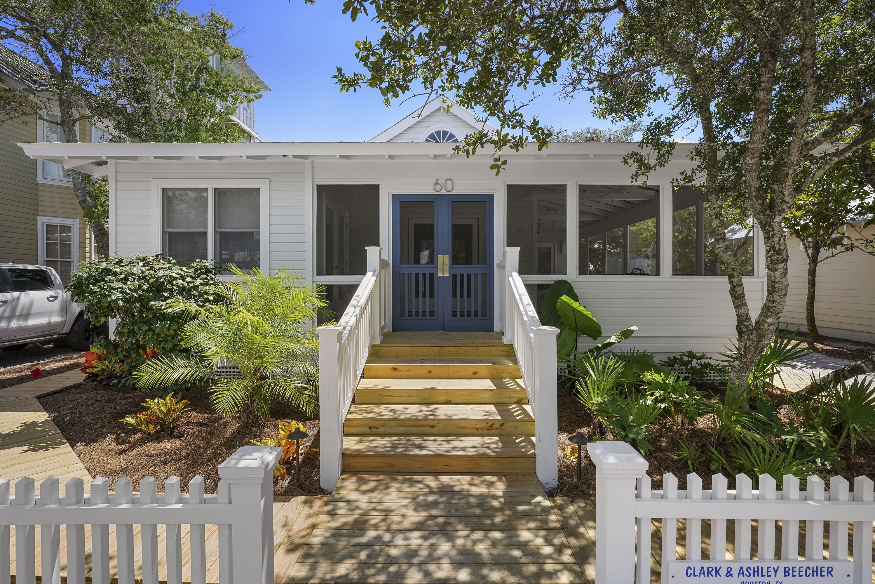 RENOVATED W/POOL, STEPS TO BEACH IN SEASIDE & PET FRIENDLY, Knotty by Nature