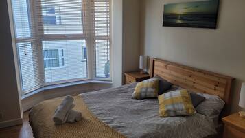 5 bedrooms, iron/ironing board, travel crib, WiFi (free)