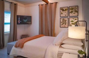1 habitación, escritorio, tabla de planchar con plancha y wifi gratis 