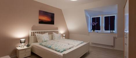 2 bedrooms, in-room safe, iron/ironing board, travel crib