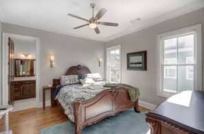 3 多间卧室、熨斗/熨衣板、免费 WiFi、床单