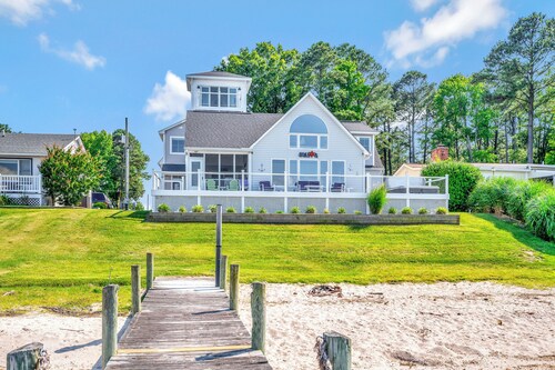 Beach & River Retreat. Spectacular house with private sand beach and hot tub!
