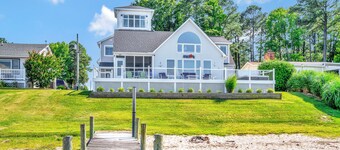 Beach & River Retreat. Spectacular house with private sand beach and hot tub!