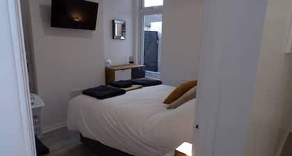 Inviting 3-bed Apartment in Southend-on-sea