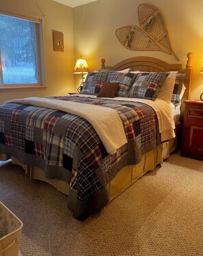 3 bedrooms, desk, iron/ironing board, travel cot