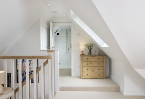 Interior - As a result of winning the land in a poker game at the turn of the 20th century, Winacres Cottage is (Box, near Stroud)