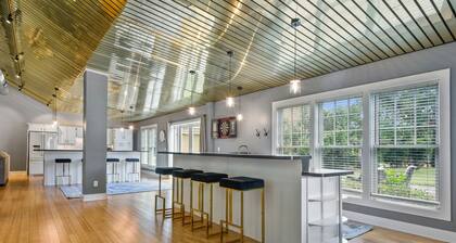 Charming Cottage & Guest House 1 Block to Beach with Oaks and water views