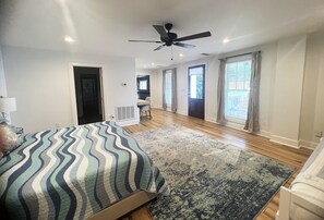 5 habitaciones, escritorio, tabla de planchar con plancha y wifi gratis 