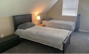 2 habitaciones, cuna de viaje, wifi gratis y ropa de cama