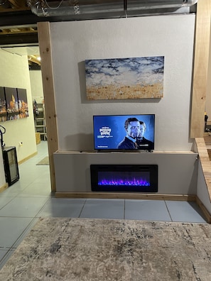 Interior - LAKEHOUSE in cove with dock! By The Ark Encounter (Dry Ridge)