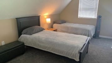 2 bedrooms, travel cot, free WiFi, bed sheets