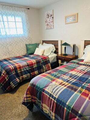 3 bedrooms, desk, iron/ironing board, free WiFi