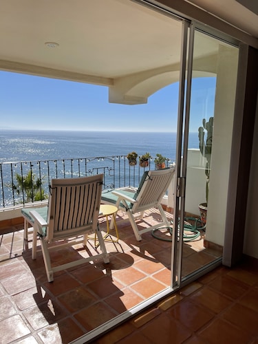 k38 Stunner! Surfer's Paradise - Incredible Views - Private Garage - Adults Only