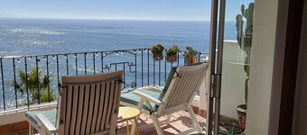 k38 Stunner! Surfer's Paradise - Incredible Views - Private Garage - Adults Only