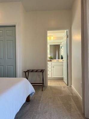 2 dormitorios, cuna de viaje, wifi gratis y ropa de cama