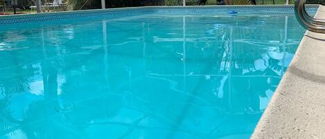 من حمّامات السباحة المغطاة، حمّام سباحة خارجي