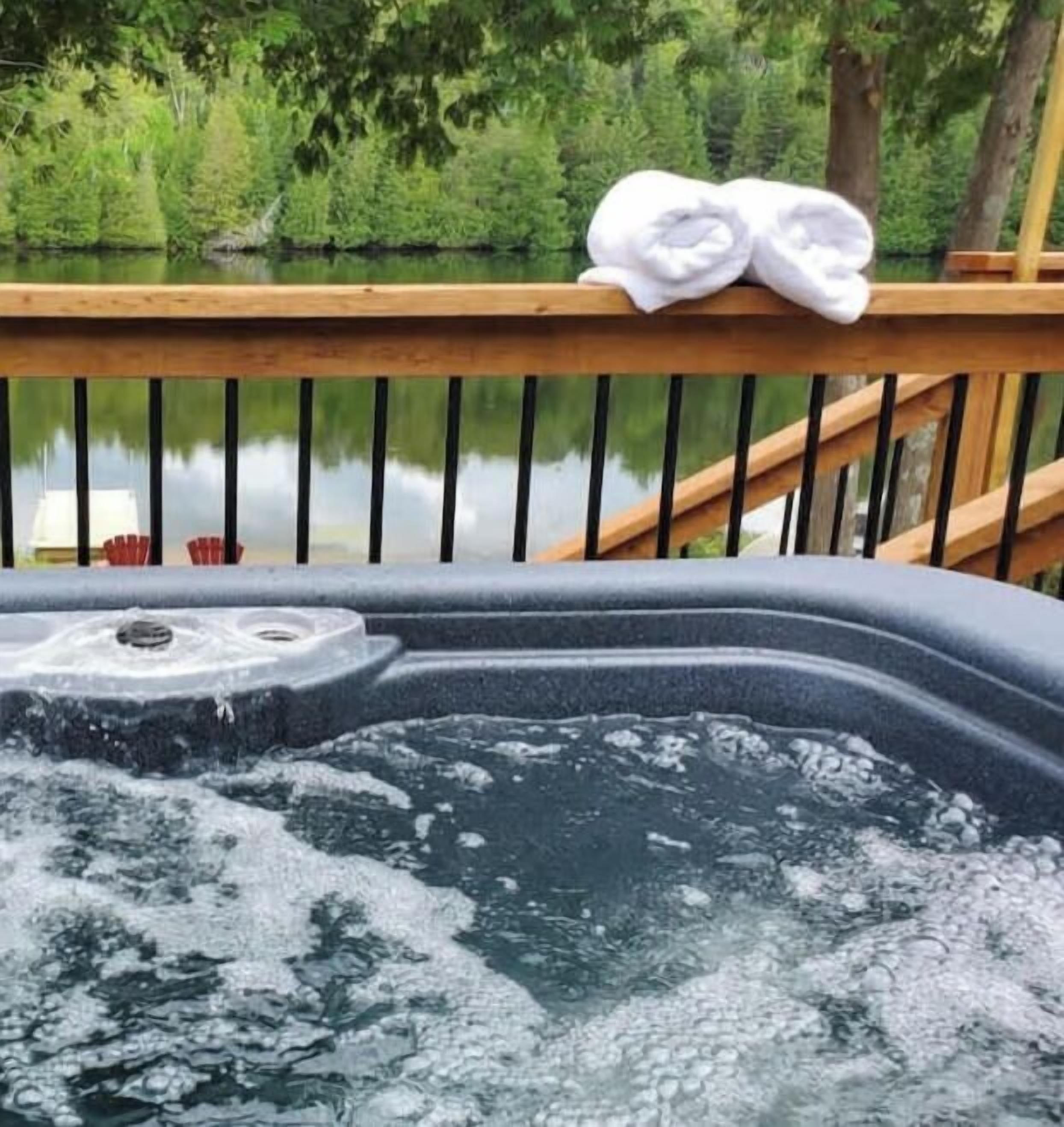 Outdoor spa tub