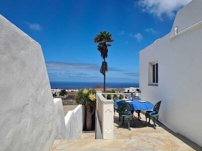 Modern Studio in Rural Tinajo with Patio, BBQ & Coastal Views – Perfect Getaway!