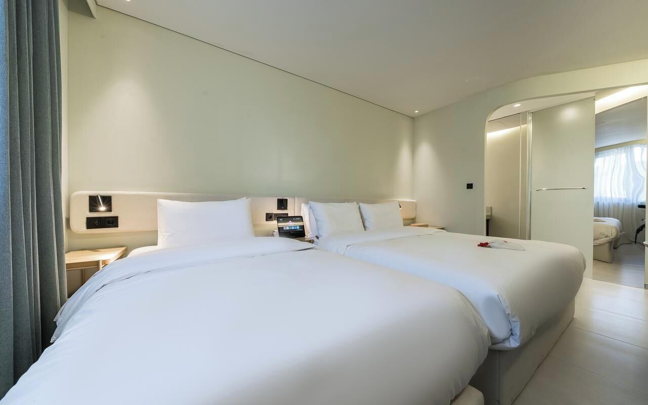 Ropa de cama de alta calidad, cubrecamas, wifi gratis y ropa de cama 