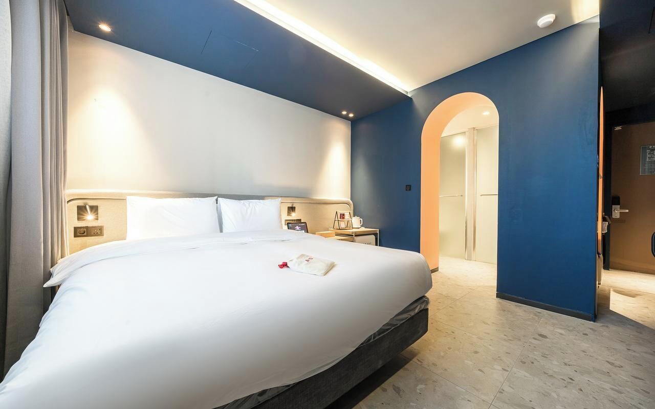 Ropa de cama de alta calidad, cubrecamas, wifi gratis y ropa de cama 