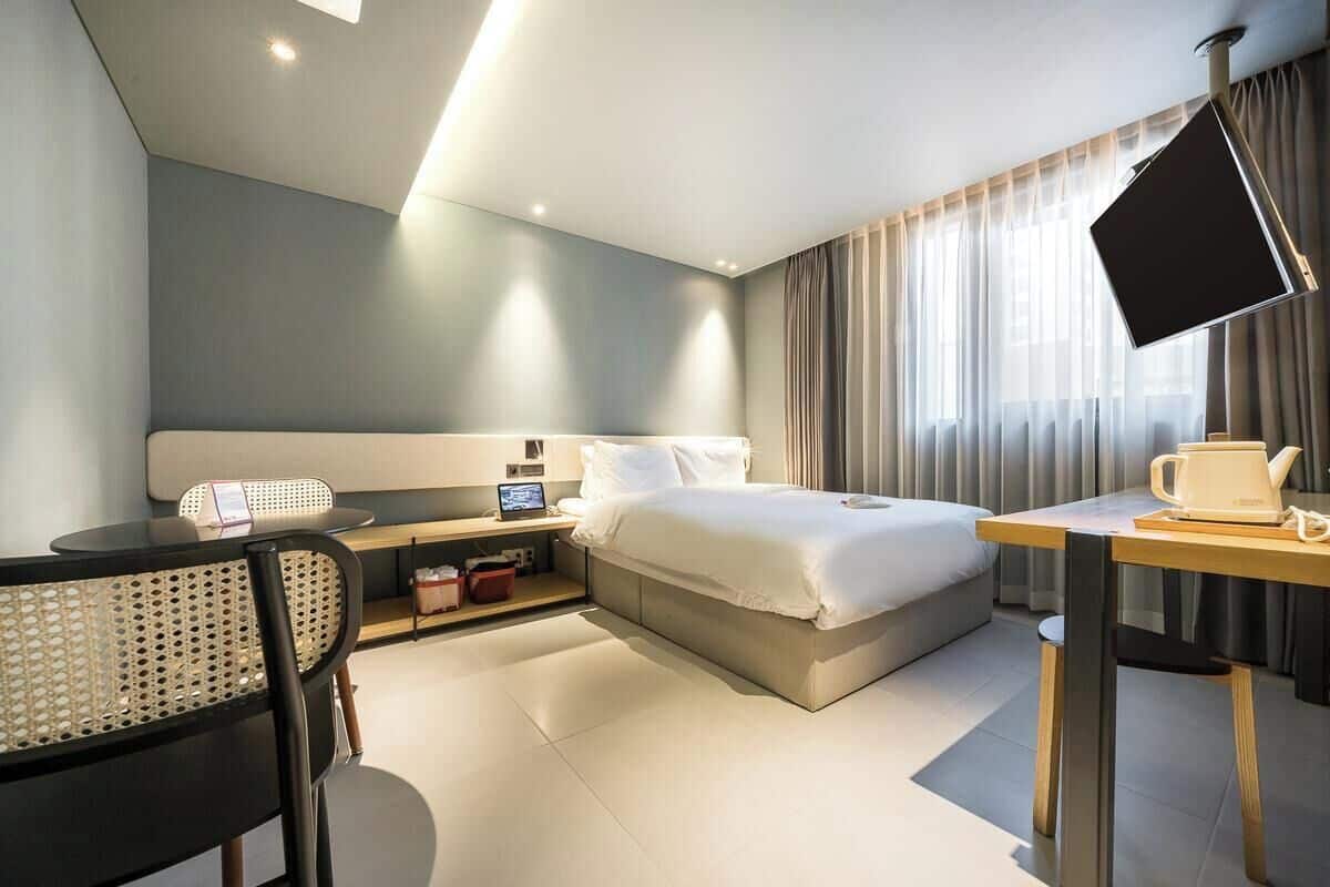 Ropa de cama de alta calidad, cubrecamas, wifi gratis y ropa de cama