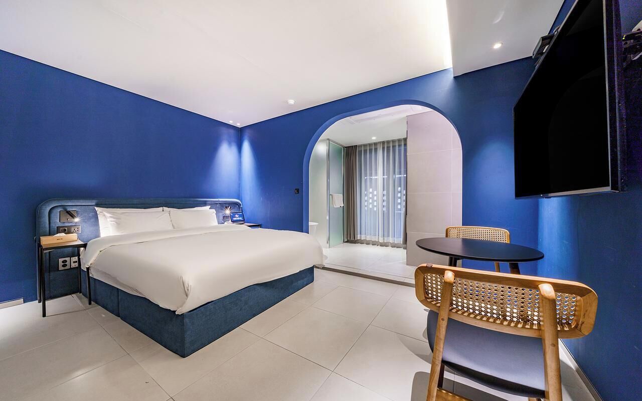 Ropa de cama de alta calidad, cubrecamas, wifi gratis y ropa de cama 