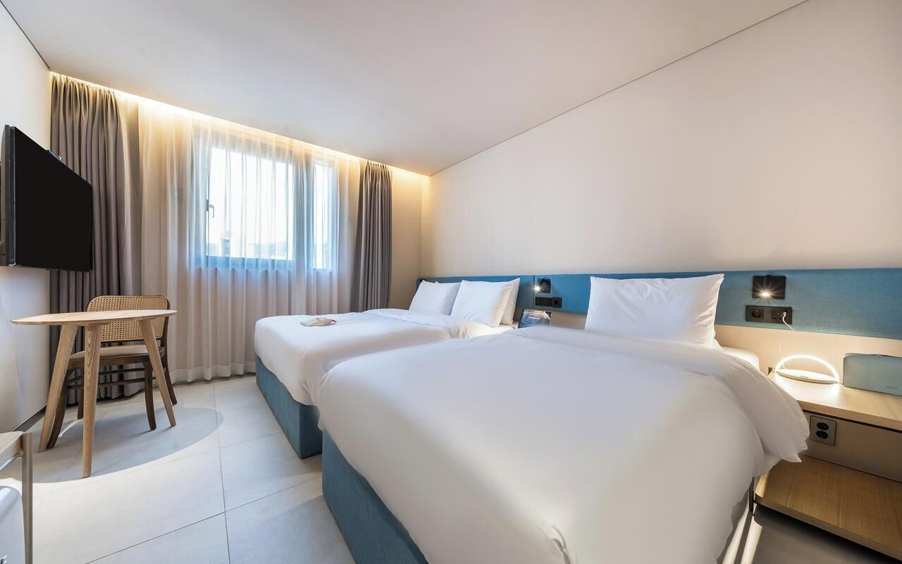 Ropa de cama de alta calidad, cubrecamas, wifi gratis y ropa de cama 