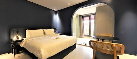 Premium Room | Premium bedding, down duvets, free WiFi, bed sheets