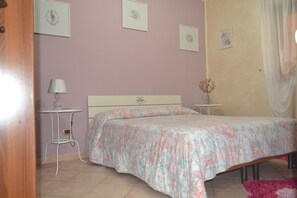 4 quartos, ferros/tábuas de passar roupa, Wi-Fi, roupa de cama