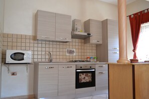 冰箱、微波炉、炉灶、茶具/咖啡用具