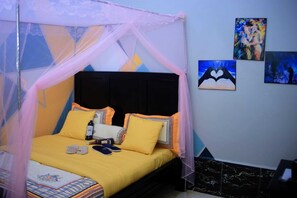 6 bedrooms, iron/ironing board, WiFi, bed sheets - Kampala Free Breakfast, Free WiFi, Free Airport Shuttle (Kampala)