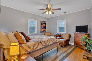 2 bedrooms, desk, free WiFi, bed sheets