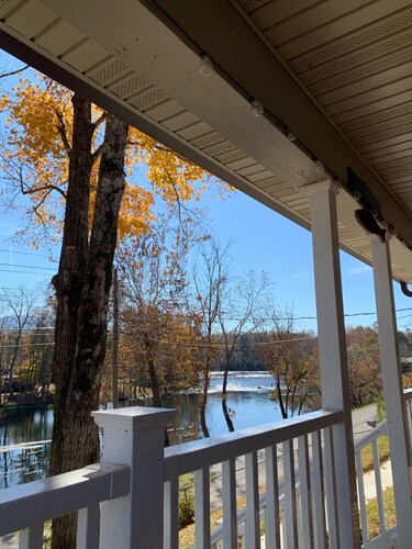Pet friendly on the South Holston River!