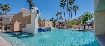 Cozy Condo with all new furniture! New low rates for Spring 2026!