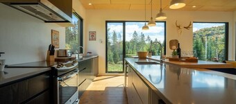 Lakeside Trails, Heated Spa & Ski Adventures