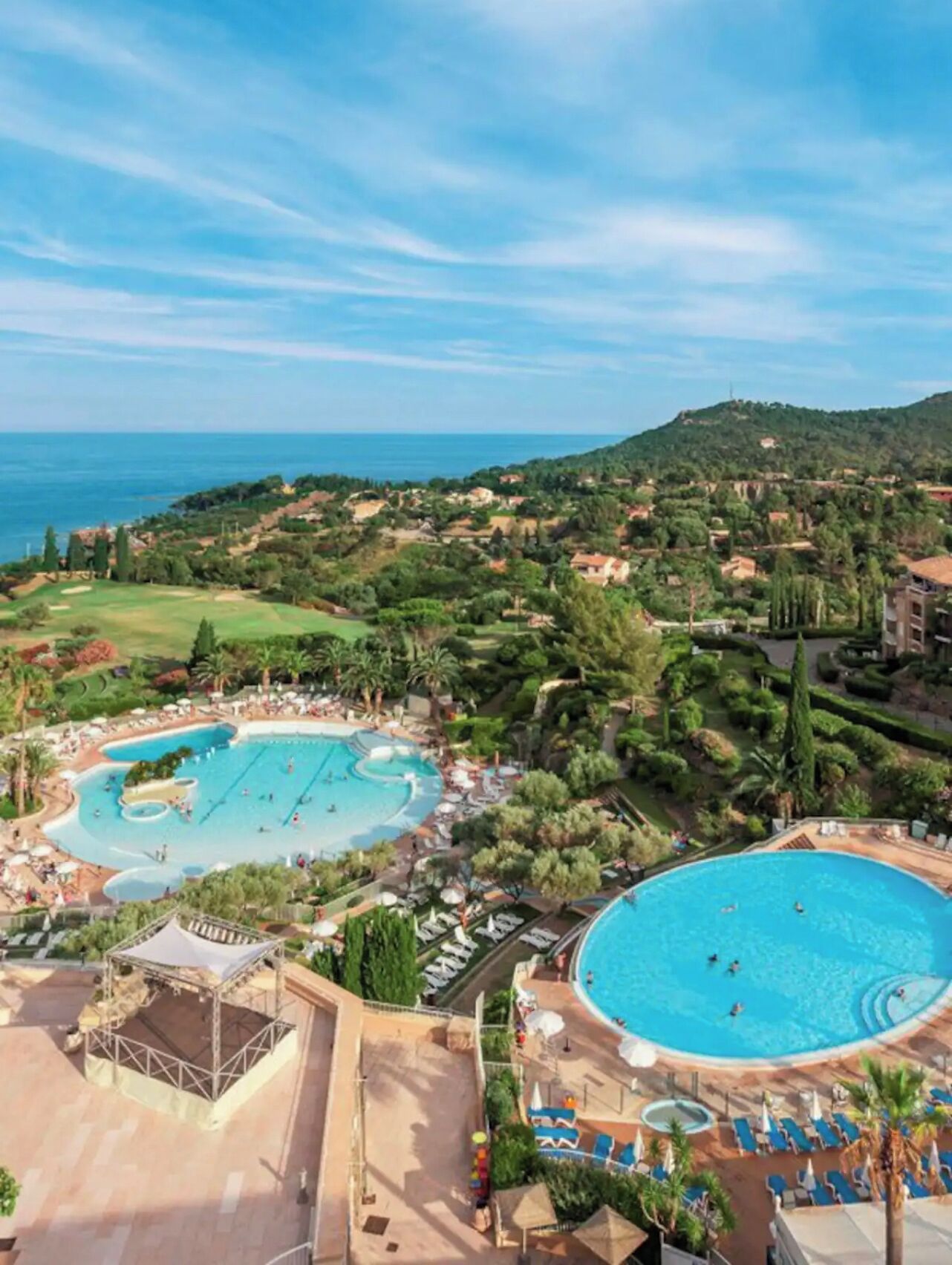 Piscina all'aperto, una piscina riscaldata