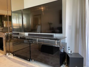 Interior - Hollywood Luxury Home w/perfect view of Palm trees (Los Angeles)