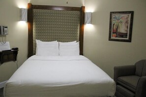 2 soveværelser, pengeskab på værelset, strygejern/strygebræt