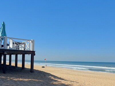 Superbly Modern and Airy Two Bedroom Seaside Apartment with Balcony